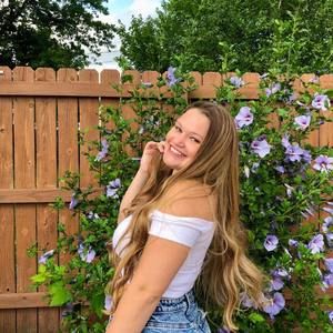 Meet your Posher, Ariana